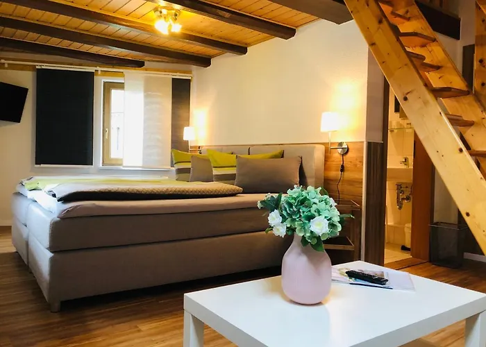 بيت ضيافة Und Ferienhaeuser 