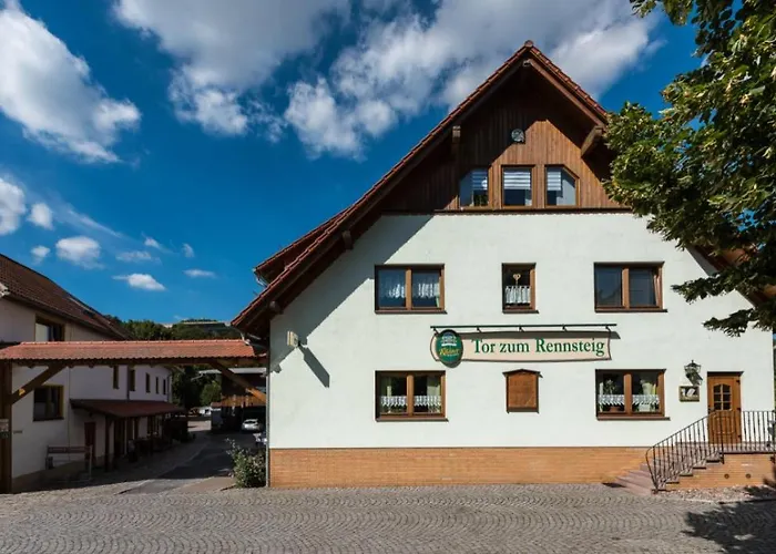 Und Tor Zum Rennsteig 3*